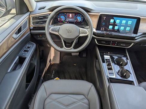 New 2026 Volkswagen Atlas SE image 18