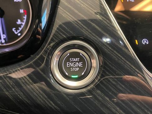 Used 2023 Cadillac XT6 Premium Luxury AWD/4WD image 15