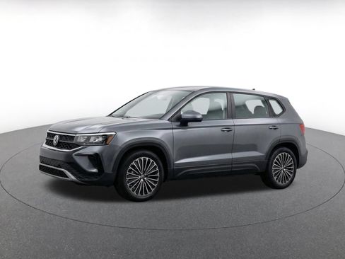 Used 2026 Volkswagen Taos SE FWD image 3