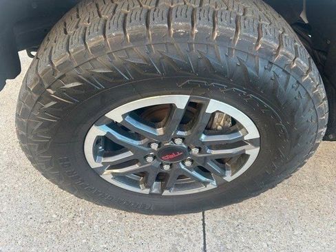 Used 2024 Toyota Tacoma TRD Sport image 2