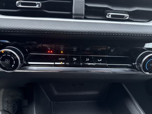 Used 2025 Chevrolet Equinox LT image 27