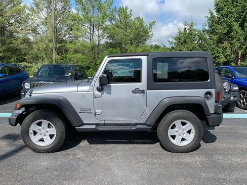 Used 2018 Jeep Wrangler Sport AWD/4WD image 2