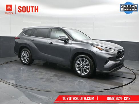 Used 2023 Toyota Highlander Limited image 4