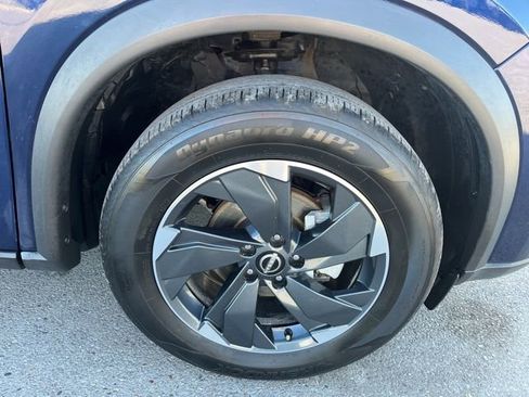 Used 2025 Nissan Rogue SV AWD/4WD image 15