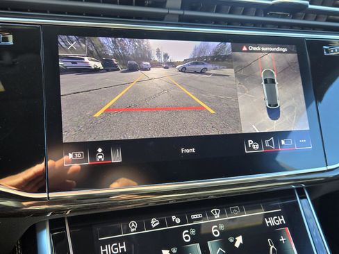 Used 2025 Audi Q8 Prestige w/ Prestige Package image 19