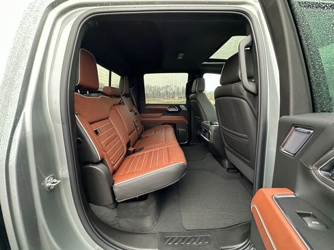 Used 2025 GMC Sierra 3500 Denali Ultimate image 15