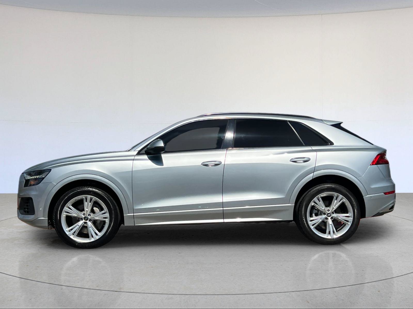 Used 2023 Audi Q8 Premium Plus w/ Premium Plus Package AWD/4WD image 3