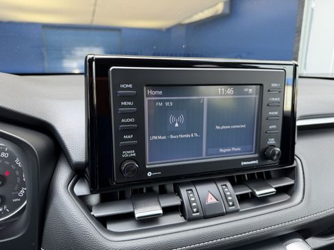 Used 2020 Toyota RAV4 XLE Premium AWD/4WD image 19