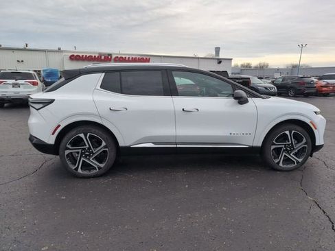 Used 2025 Chevrolet Equinox EV LT w/ Convenience Package II image 8