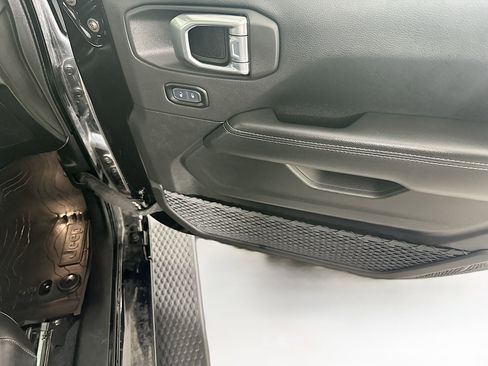 Used 2023 Jeep Wrangler Sahara w/ Cold Weather Group image 30