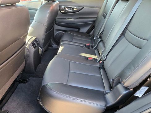 Used 2019 Nissan Rogue SL w/ Premium Package image 13