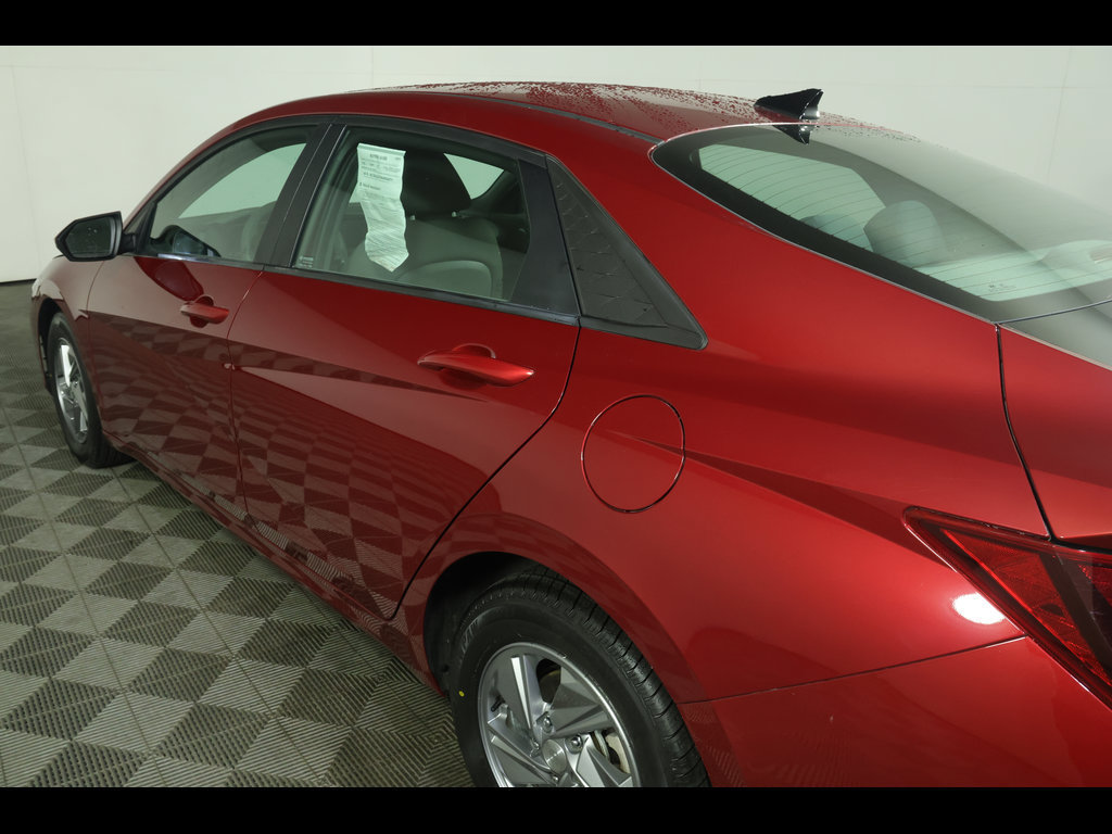Used 2024 Hyundai Elantra SE FWD image 15