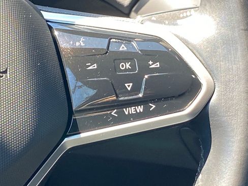 Certified 2022 Volkswagen ID.4 Pro RWD image 9