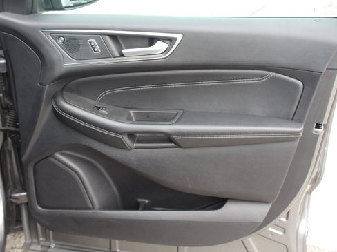 Used 2022 Ford Edge Titanium AWD/4WD image 24