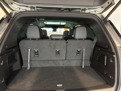 Used 2025 Chevrolet Traverse Z71 w/ Enhanced Driving Package AWD/4WD image 20