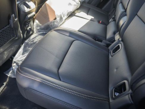 New 2025 Jeep Gladiator Sport w/ Premium Package image 32