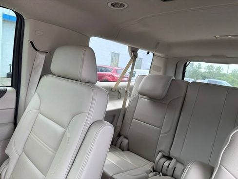 Used 2015 GMC Yukon XL Denali w/ Premium Package AWD/4WD image 72
