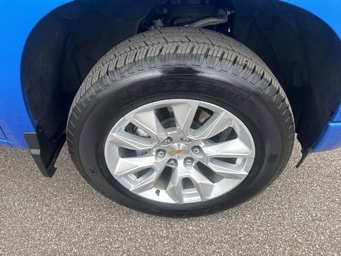 Used 2025 Chevrolet Silverado 1500 Custom image 14