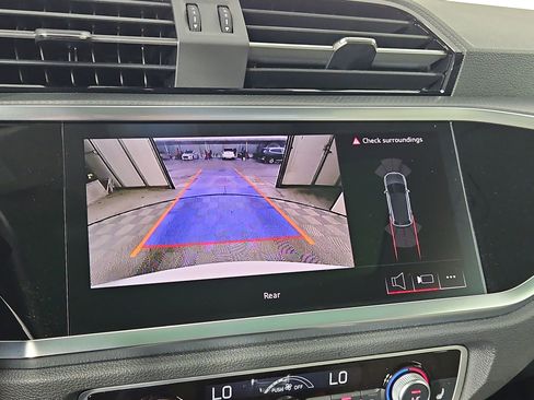 Certified 2025 Audi Q3 2.0T Premium w/ Convenience Package image 32
