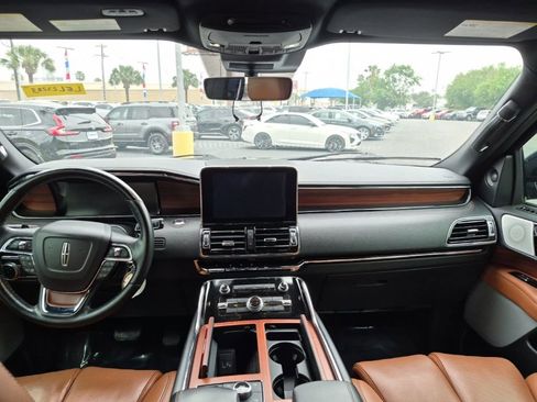 Certified 2020 Lincoln Navigator L Reserve w/ Luxury Package AWD/4WD image 13