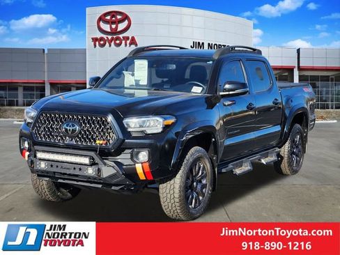 Used 2022 Toyota Tacoma Limited w/ Nightshade Package image 3
