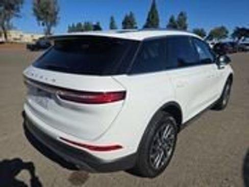 Used 2022 Lincoln Corsair FWD w/ Equipment Group 101A image 4