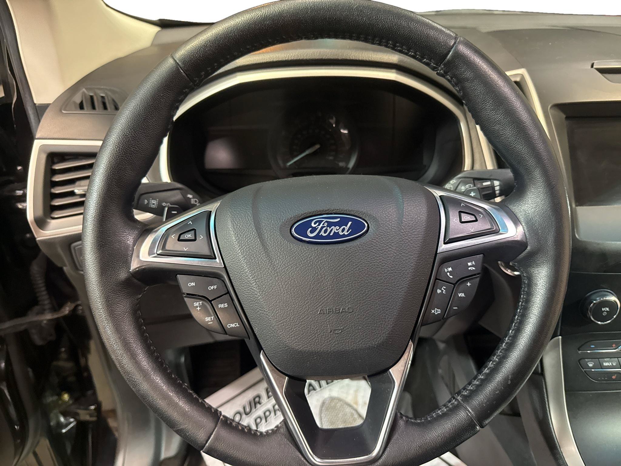Used 2019 Ford Edge SEL w/ Equipment Group 201A AWD/4WD image 14