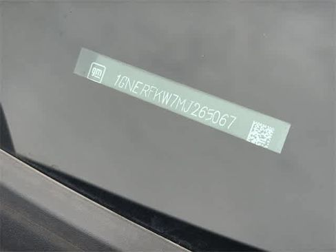 Used 2021 Chevrolet Traverse LS w/ LPO, Cargo Package image 28