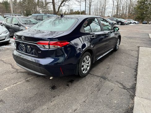 Used 2021 Toyota Corolla LE image 5