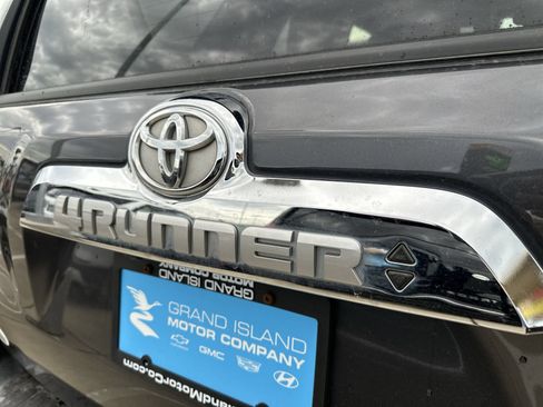 Used 2022 Toyota 4Runner Limited AWD/4WD image 32
