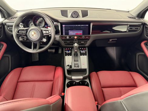 Certified 2026 Porsche Macan Turbo AWD/4WD image 17