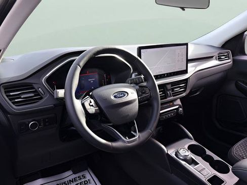Used 2023 Ford Escape Active w/ Tech Pack #1 AWD/4WD image 12