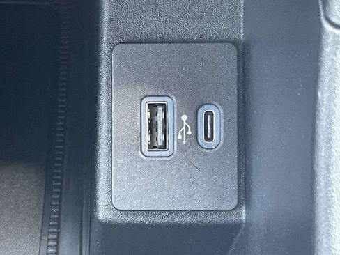 Certified 2022 Ford Edge SEL w/ Sport Appearance Package AWD/4WD image 22