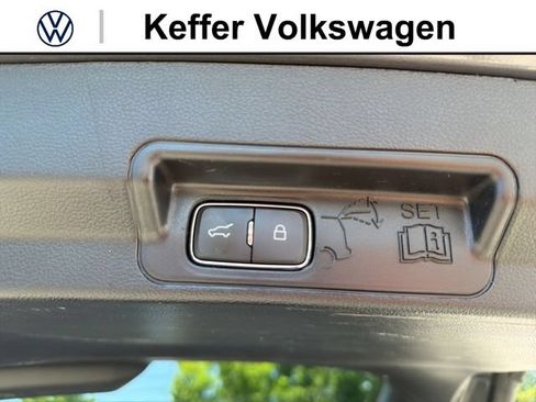 Used 2021 Ford Explorer Limited RWD image 40