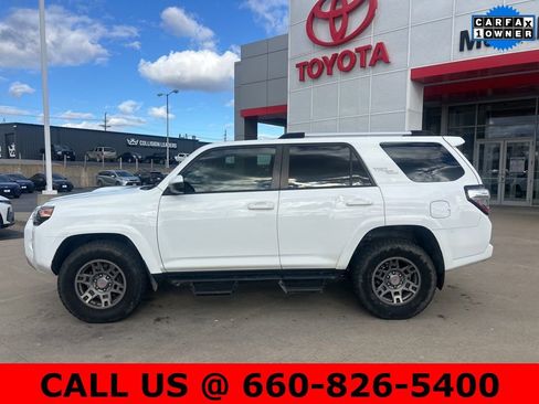 Used 2018 Toyota 4Runner TRD Off-Road image 10