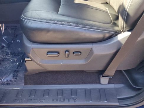 Used 2016 Ford F250 Lariat w/ Chrome Package image 12