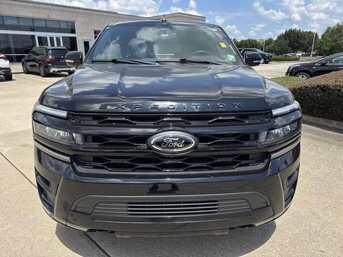 Used 2023 Ford Expedition Max Limited AWD/4WD image 2