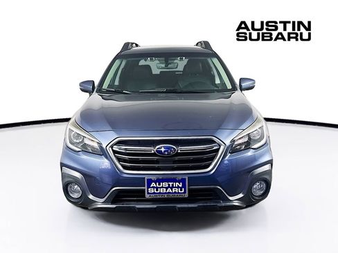 Used 2018 Subaru Outback 2.5i Limited image 2