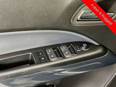 Used 2022 Chevrolet Colorado Z71 AWD/4WD image 17