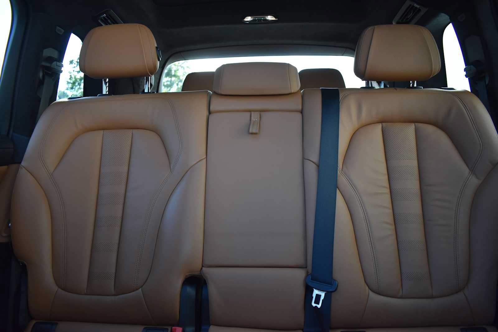 Used 2021 BMW X7 M50i w/ Cold Weather Package AWD/4WD image 20