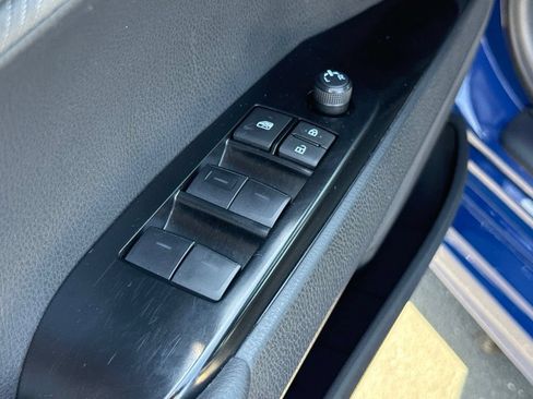 Used 2025 Toyota Camry SE FWD image 18