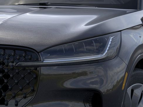 New 2026 Lincoln Aviator AWD w/ Jet Appearance Package image 18