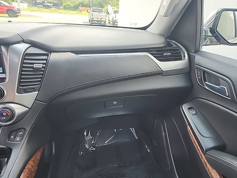 Used 2018 Chevrolet Suburban Premier AWD/4WD image 20