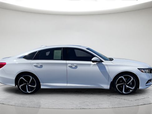 Used 2020 Honda Accord Sport image 3