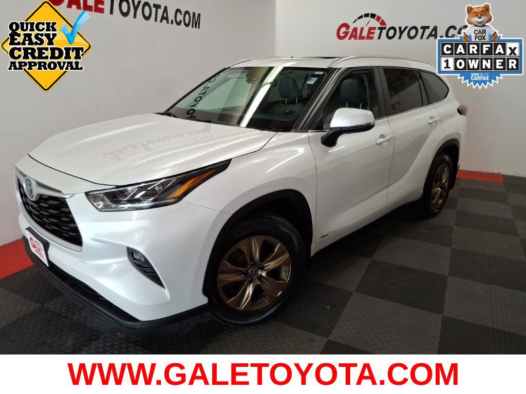 Used 2023 Toyota Highlander Bronze Edition AWD/4WD image 1
