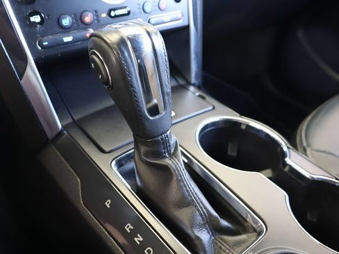 Used 2019 Ford Explorer Limited w/ Ford Safe & Smart Package FWD image 26