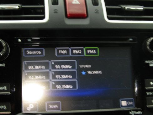 Used 2017 Subaru Crosstrek 2.0i Premium AWD/4WD image 14