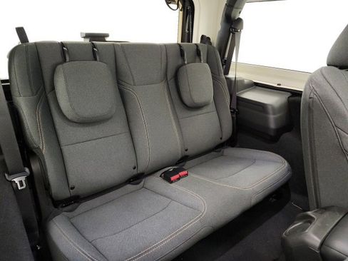 Used 2025 Jeep Wrangler Sport image 33