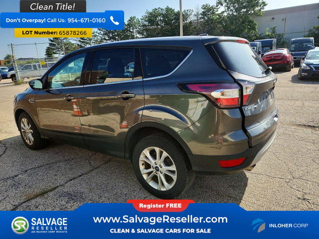Used 2017 Ford Escape SE FWD image 3