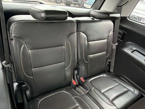 Used 2021 GMC Acadia SLT w/ Preferred Package image 20